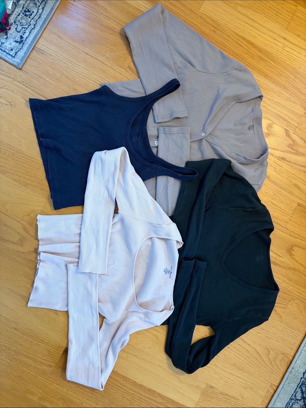 Brandy Melville shirts lot of 4